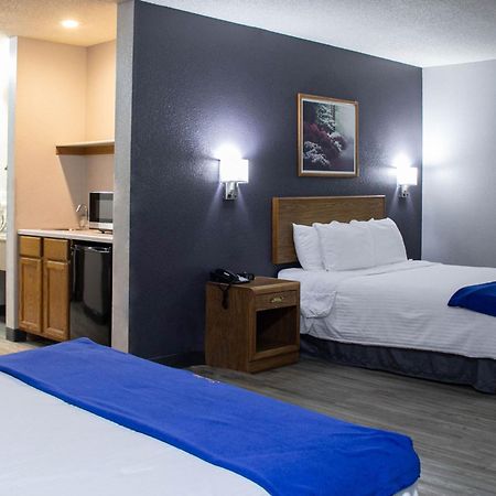 New Victorian Inn & Suites-Норфолк Екстериор снимка