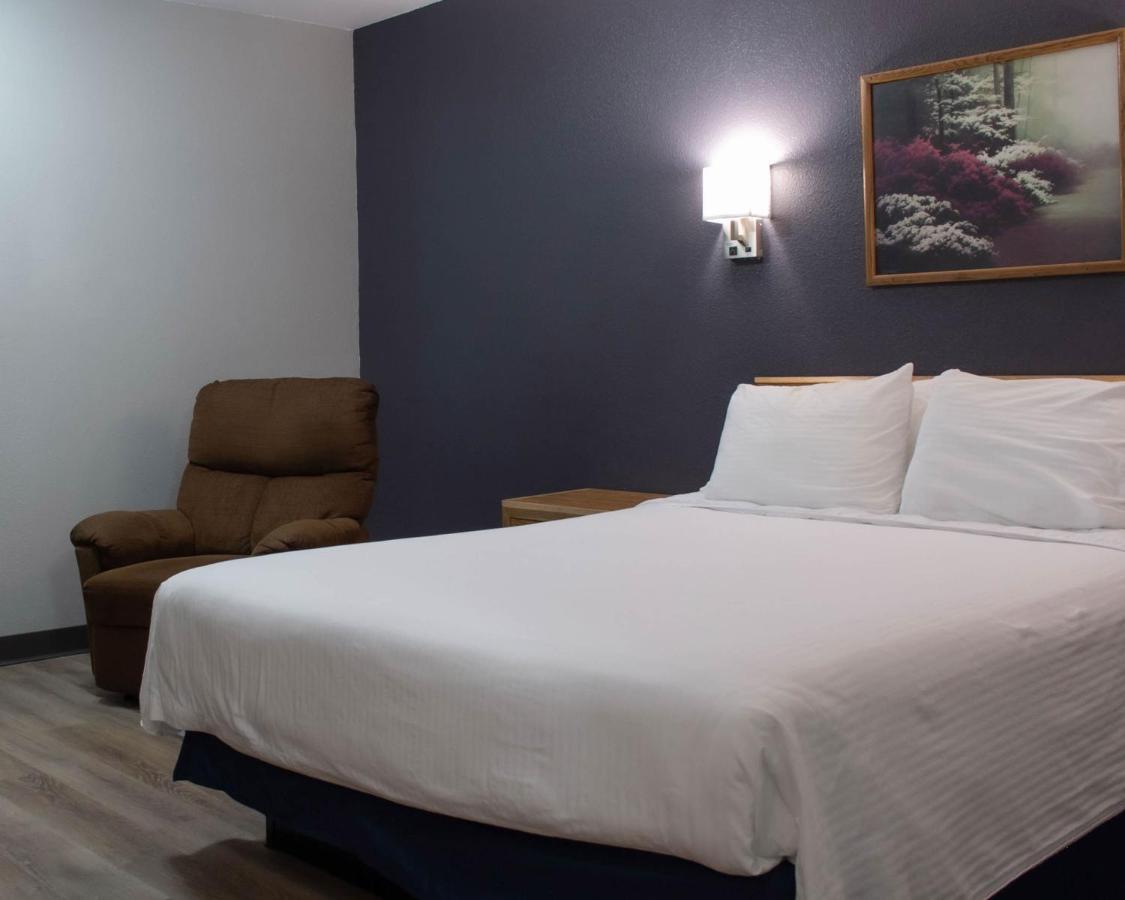 New Victorian Inn & Suites-Норфолк Екстериор снимка