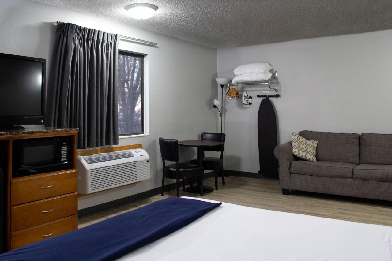 New Victorian Inn & Suites-Норфолк Екстериор снимка