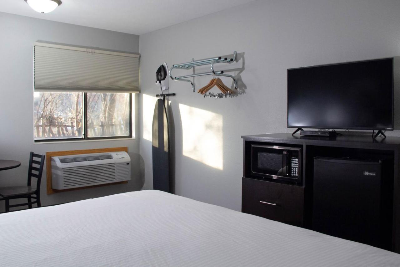 New Victorian Inn & Suites-Норфолк Екстериор снимка