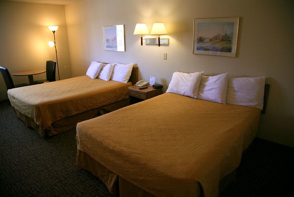 New Victorian Inn & Suites-Норфолк Екстериор снимка